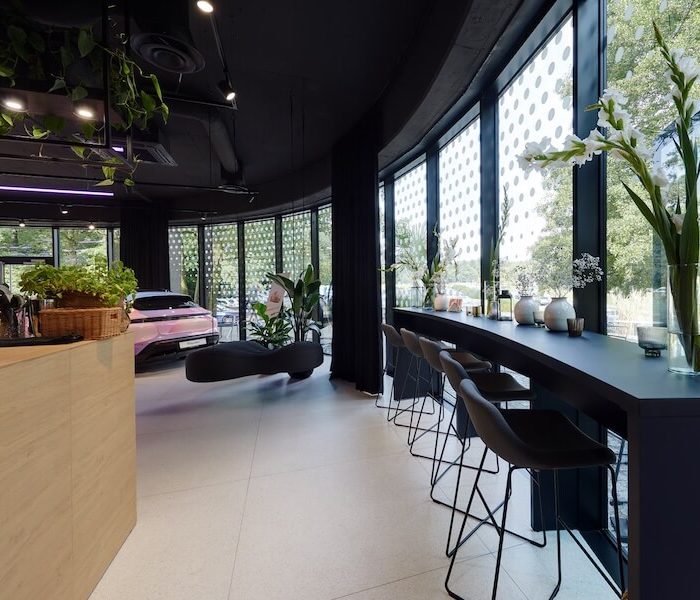 ARANŻACJA WNĘTRZ SALONU SAMOCHODOWEGO PORSCHE_POP-UP