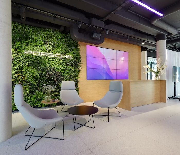 ARANŻACJA WNĘTRZ SALONU SAMOCHODOWEGO PORSCHE_POP-UP