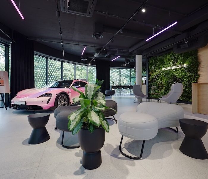 ARANŻACJA WNĘTRZ SALONU SAMOCHODOWEGO PORSCHE_POP-UP