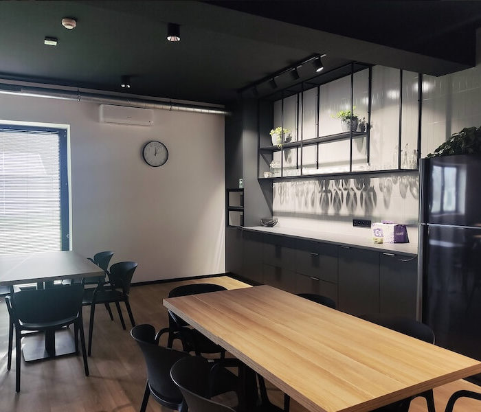 ARANŻACJA WNĘTRZ POMIESZCZEŃ BIUROWYCH ZAKŁADÓW PRODUKCYJNYCH UNILIN FLOORING POLSKA