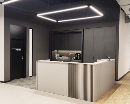 ARANŻACJA WNĘTRZ POMIESZCZEŃ BIUROWYCH ZAKŁADÓW PRODUKCYJNYCH UNILIN FLOORING POLSKA